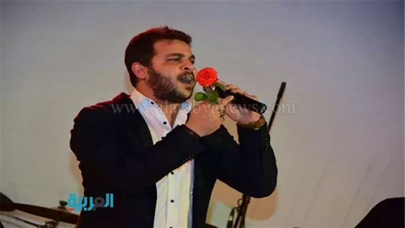 بالصور.. محمد رشاد يشعل حفل تخرج كلية فنون التطبيقية بالأوبرا