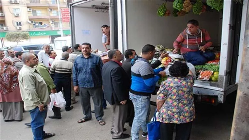 رئيس حي مصر القديمة: 3 سيارات لتوزيع السلع المخفضة للأهالي 