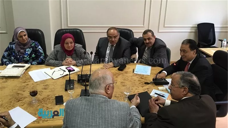 بالصور.. وزير الصحة يتابع أرصدة المحاليل الطبية بالمستشفيات
