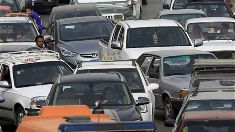كثافات مرورية بشوارع وميادين القاهرة والجيزة 