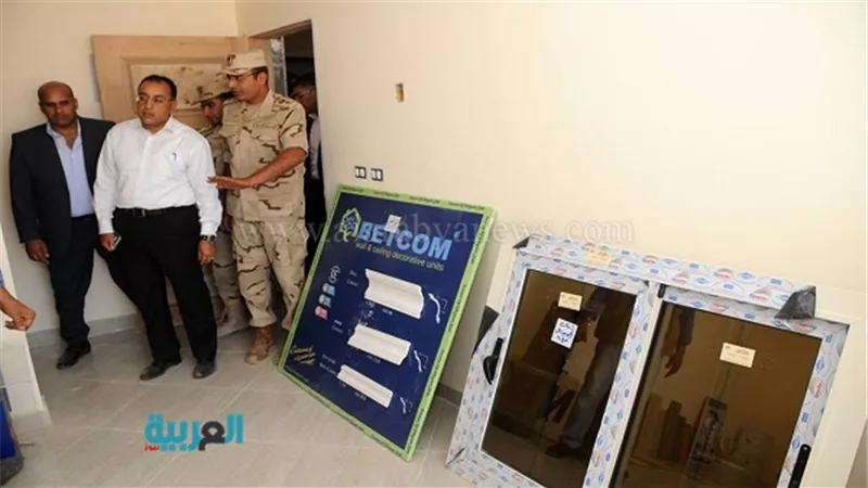 وزير الإسكان ومحافظ الشرقية يتفقدان مشروع الإسكان المتوسط بالعاشر