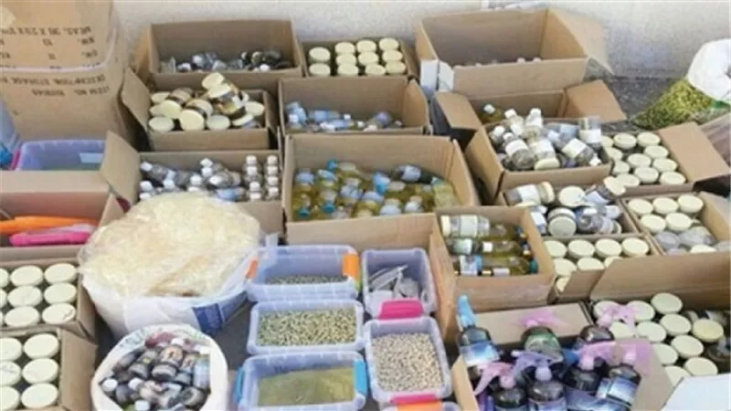 ضبط 517 عبوة مستحضرات تجميل مجهولة المصدر بالحدائق 