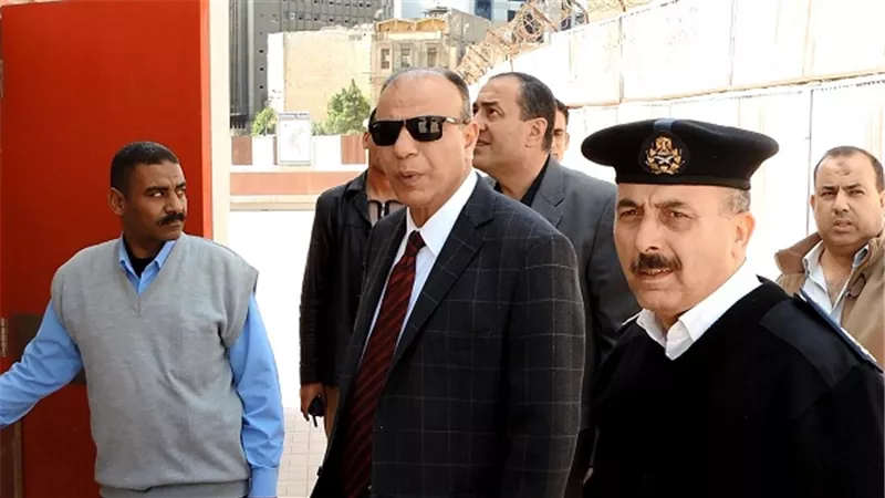 مدير شرطة النقل يتفقد عددًا من محطات مترو الانفاق