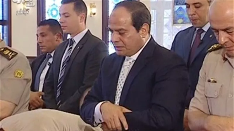 رجال الدولة بصحبة 