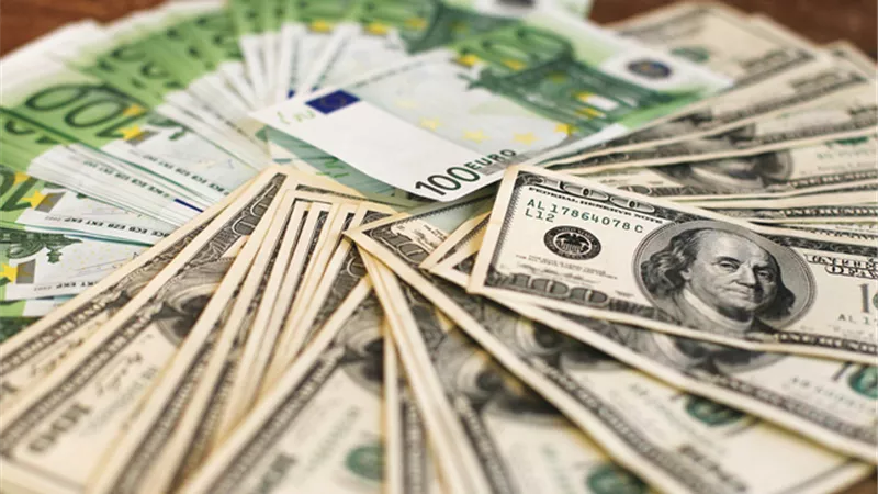 ننشر أسعار العملات الأجنبية مقابل الجنيه.. والدولار يسجل 888 قرشًا