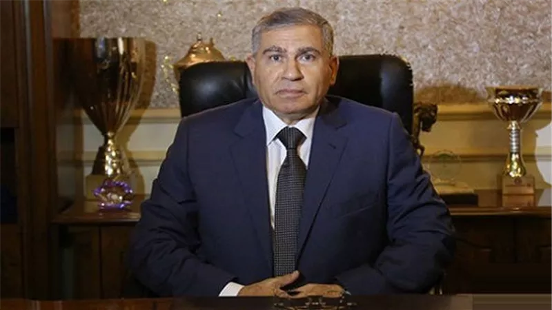 وزير التموين يقيل رئيسا 