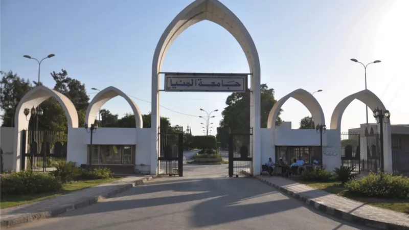 توقيع الكشف الطبي على 3600 طالب بجامعة المنيا