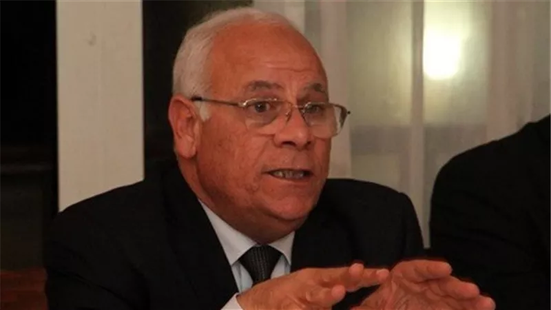 محافظ بورسعيد يتفقد الصالة المغطاة قبل ساعات من 