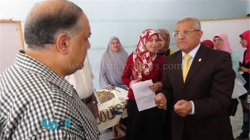 بالصور.. رئيس جامعة المنيا يتفقد صالات الكشف الطبي