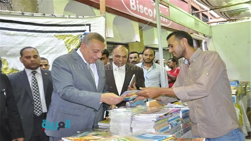 بالصور.. محافظ الجيزة يفتتح معرض لمستلزمات المدارس بالغرفة التجارية