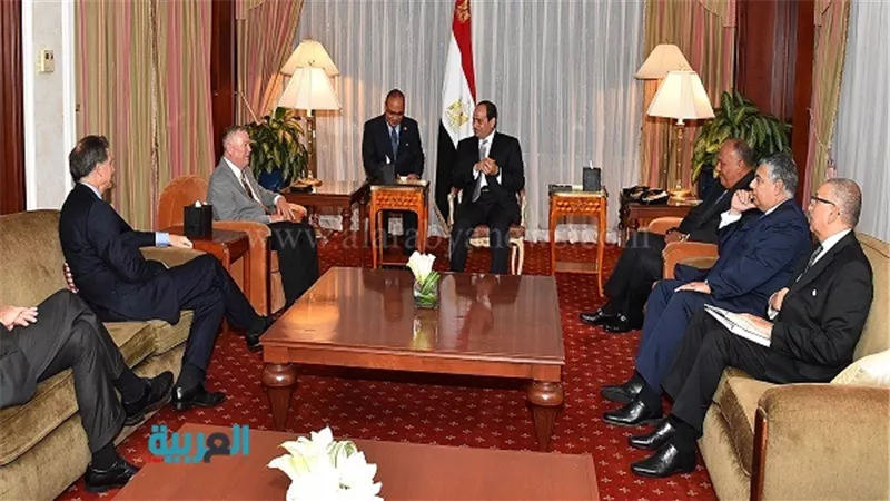 السيسي يستقبل نائبين بالكونجرس الأمريكي بمقر إقامته في نيويورك