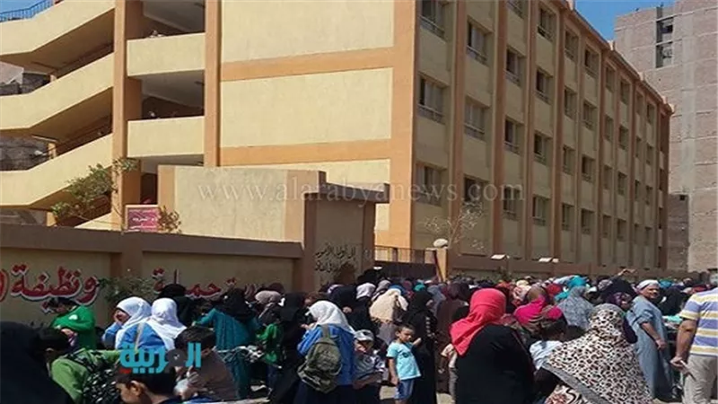 بالصور.. نظافة الجيزة ترفع كفاءة المناطق حول المدارس 