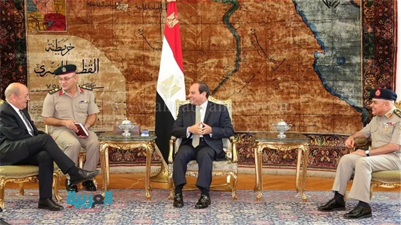 السيسي يستقبل وزير الدفاع الفرنسي