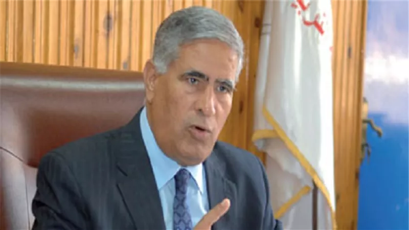 لقاء لكسر الحاجز النفسي بين الإدارة والطلاب بـ