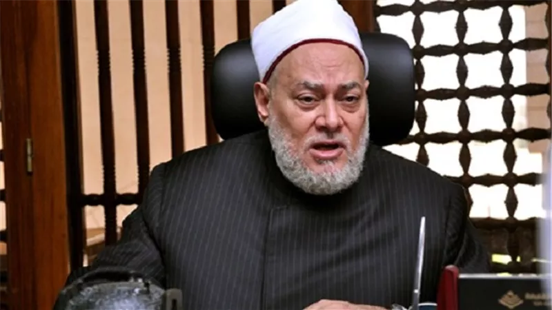 بالتفاصيل.. على جمعة يوضح حكم اختلاط الرجال والنساء بالجامعات