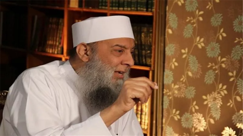 أبو إسحاق الحويني.. ملك الفتاوى الشاذة.. حرم الإختلاط بالجامعة.. ومنع الاحتفال بشم النسيم.. ووصف قراءة القرأن على الميت بـ