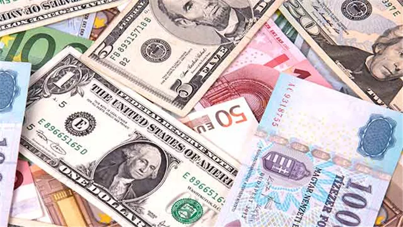ننشر أسعار العملات الأجنبية.. والدولار يسجل 888 قرشًا