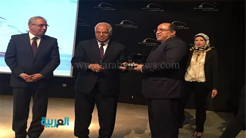 بالصور.. وزير النقل يكرم مواني البحر الاحمر كأفضل ميناء تجاري