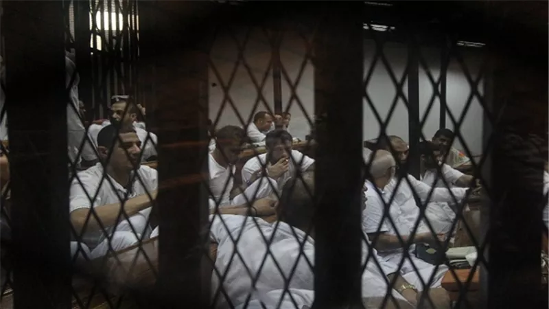 ننشر التهم الموجهه للمقبوض عليه في 