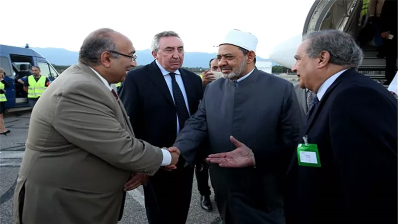 بالصور.. الإمام الأكبر يصل إلى سويسرا في زيارة تستغرق عدة أيام