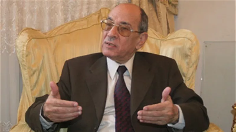 عبد الغفار شكر: 