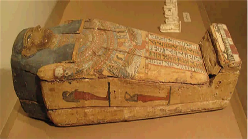 بالصور.. سفارة مصر بواشنطن تنجح في استرداد قطع أثرية مهربة