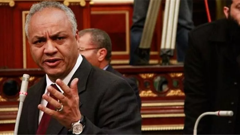 مصطفى بكري يُحمل الحكومة مسئولية تأخر صدور قانون المحليات