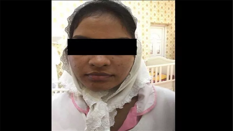 بالفيديو.. خادمة تعذب طفلة بالدهس على وجهها