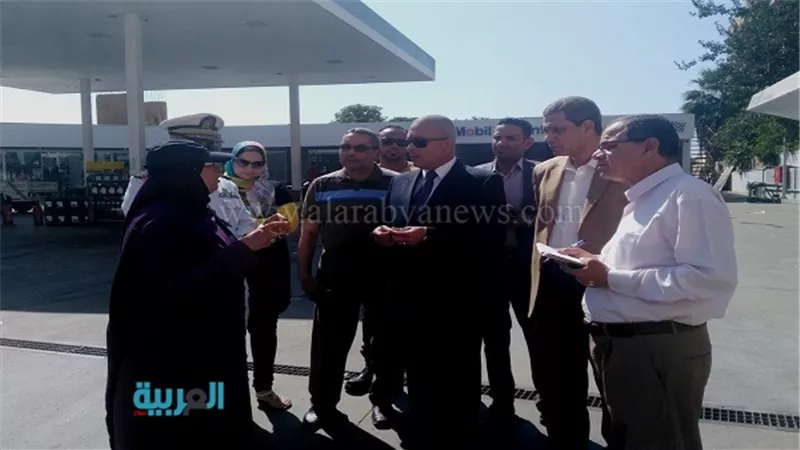 بالصور.. محافظ السويس بتفقد أعمال تطوير شارع الجلاء