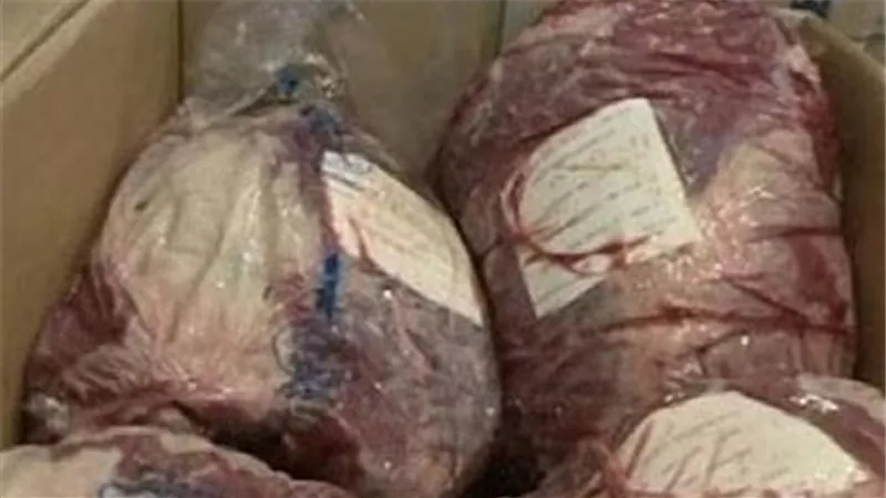 بالفيديو.. ضبط كمية من الكبده الفاسدة بسوق الحي السادس بأكتوبر 