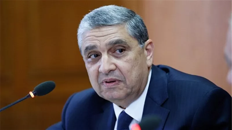 وزير الكهرباء يقدم العزاء في ضحايا تفجير شمال سيناء