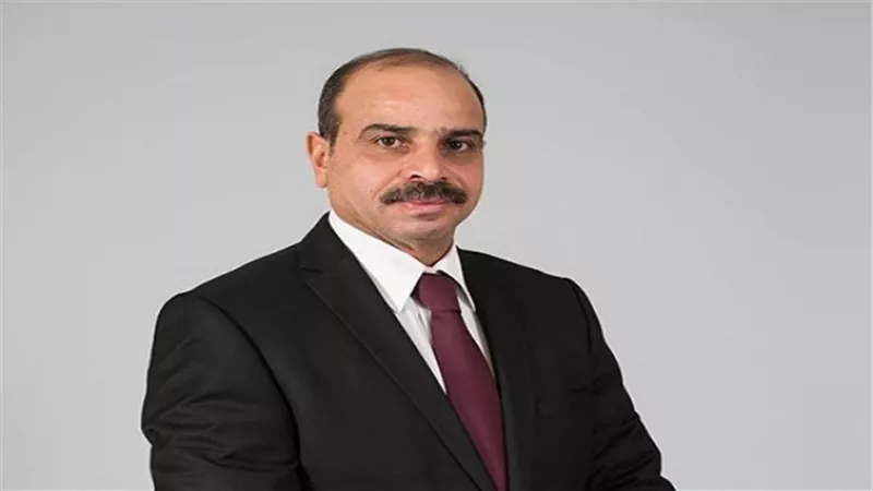 هشام الشعينى: تطوير مستشفى ورصف طرق بنجع حمادي 