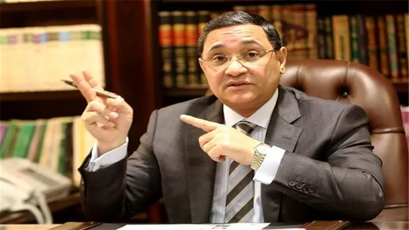 5 ديسمبر.. الحكم في اتهام عبد الرحيم علي بنشر أخبار كاذبة