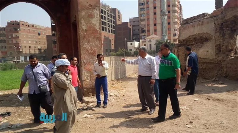 بالصور.. رئيس حي المرج يتفقد أرض قصر نعمت 