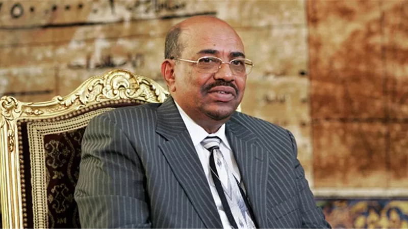 الرئيس السوداني عمر البشير يغادر القاهرة