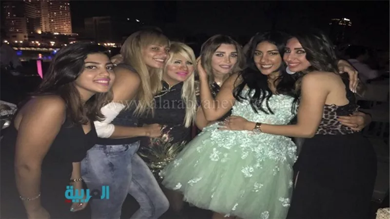 على طريقة حفلات الزفات.. نرمين ماهر تحتفل بعيد ميلادها