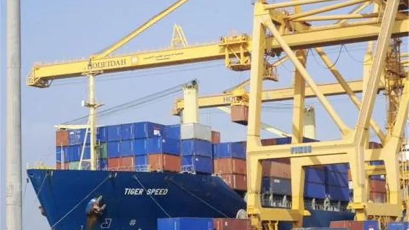 اليوم.. موانىء السويس تستقبل 6500 طن بوتاجاز