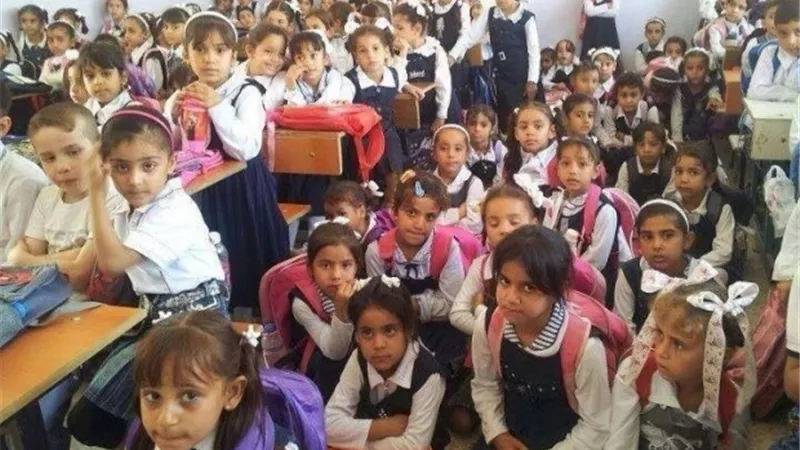 شاهد.. أغرب رد لطفلة على سياسات التلقين بـ