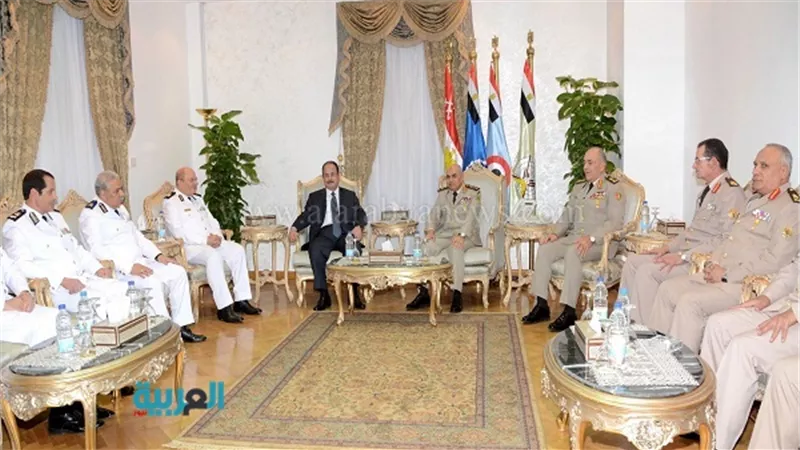 وزير الداخلية يقدم التهنئة للفريق صدقي صبحي بمناسبة ذكرى أكتوبر