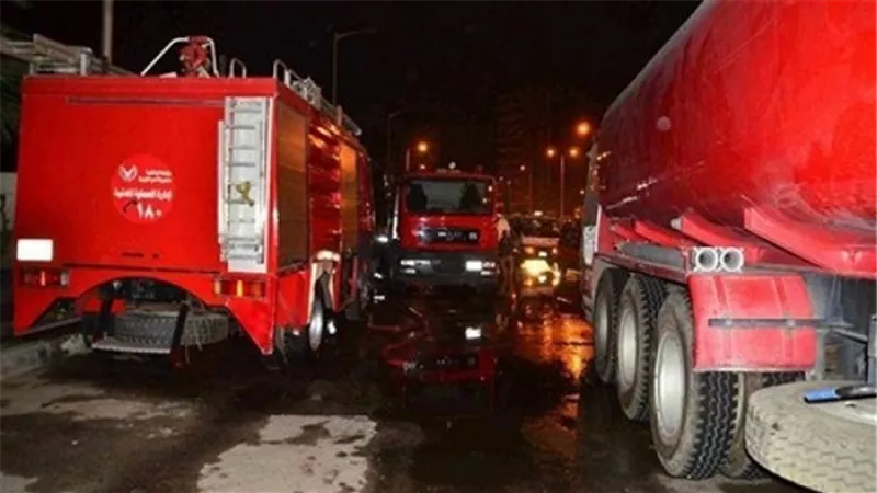 الدفع بـ4 سيارات إطفاء للسيطرة على حريق مدرسة 