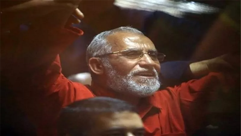 محمد بديع يؤم 