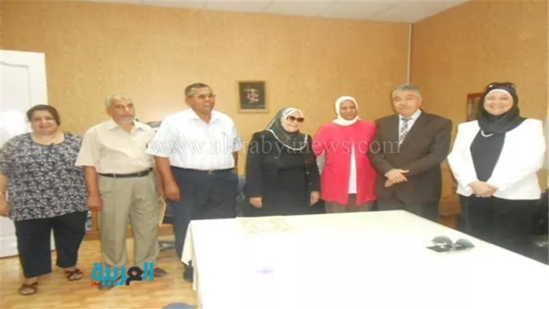 رئيس المعاهد القومية يكرم مدربي كوادر الدمج للعاملين بالمدارس