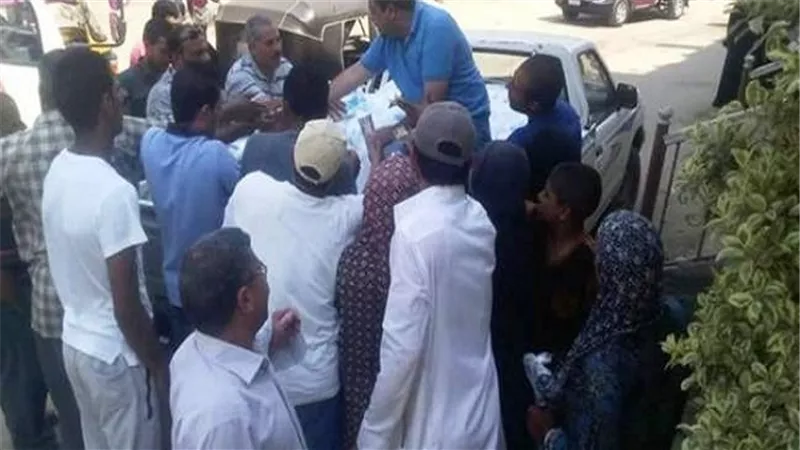 موسم الأزمات يتحدى المصريين.. الغلاء يهاجم المنازل ونقص السلع يجتاح الأسواق.. السكر 