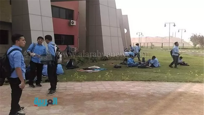 بالصور.. عودة الكهرباء لمدرسة 6 أكتوبر للعلوم والتكنولوجيا.. وكيل مجلس الأمناء: التيار وحده لا يكفي.. والطلاب: مستمرون حتى الحصول على كل الخدمات