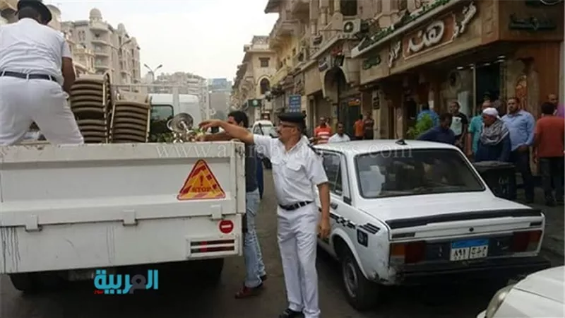 بالصور.. إعادة غلق 4 مقاهي مخالفة بمصر الجديدة 