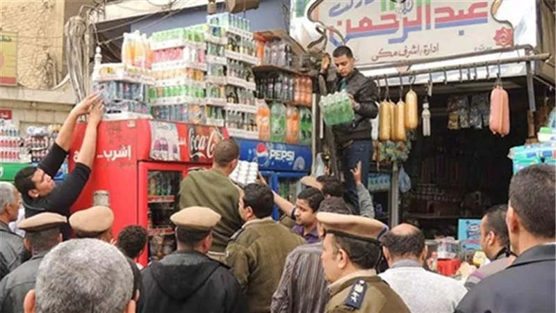 مباحث تموين الجيزة: ضبط 40 علبة سجائر و144 زجاجة بيرة 