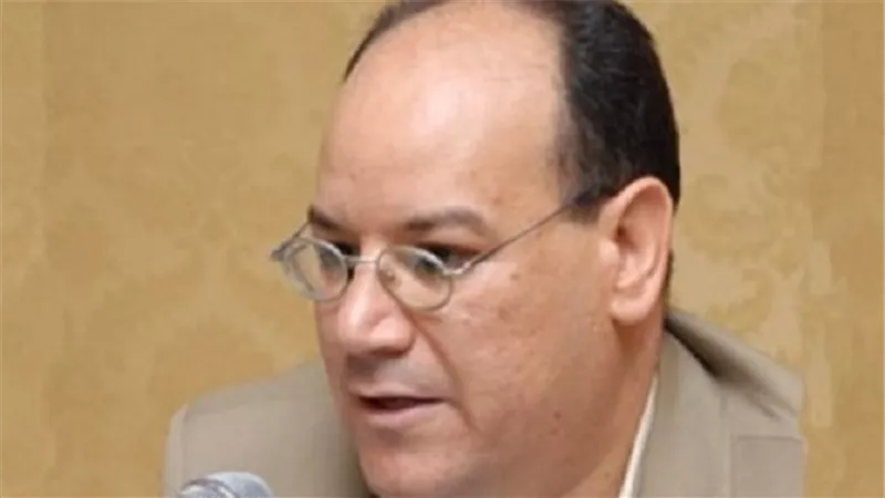 حقوقي: البرلمان جاء للتصديق على قوانين الحكومة وخدمة سياستها