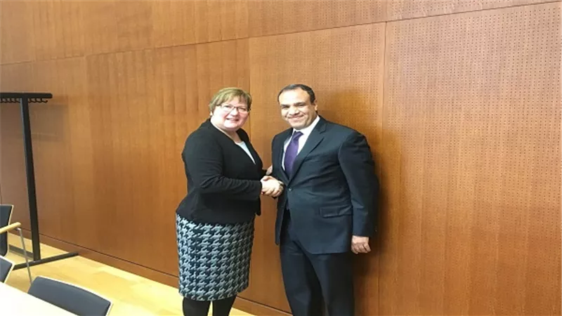 سفير مصر بألمانيا يلتقي بوزيرة الدولة الفيدرالية للسياحة