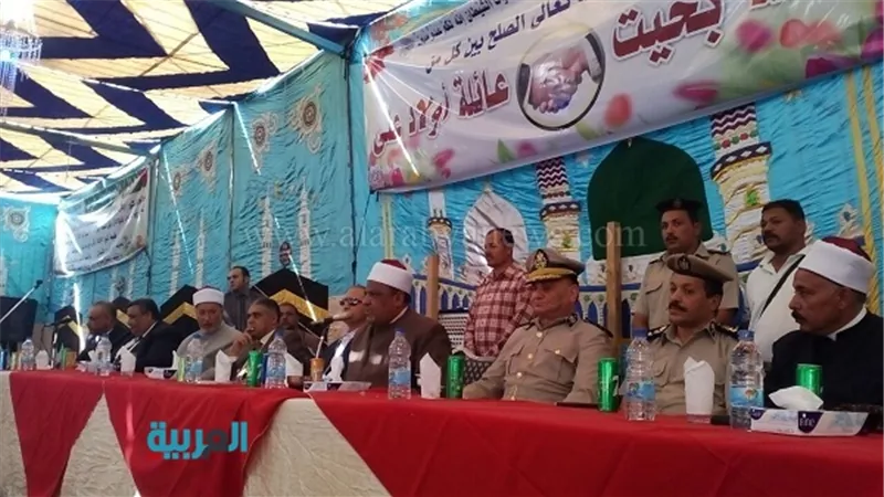 لجنة المصالحات بالأزهر تنهي خصومة ثأرية بين عائلتين بسوهاج.. 