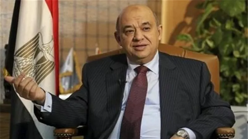 الأقصر تمنح وزير السياحة وسام الاحترام الشعبي